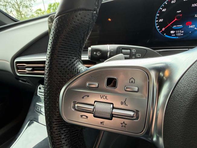 MERCEDES-BENZ EQC Photo 30