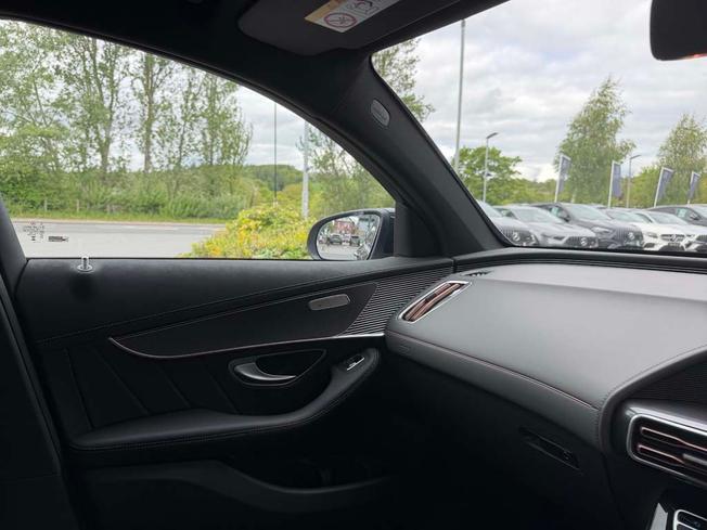MERCEDES-BENZ EQC Photo 31