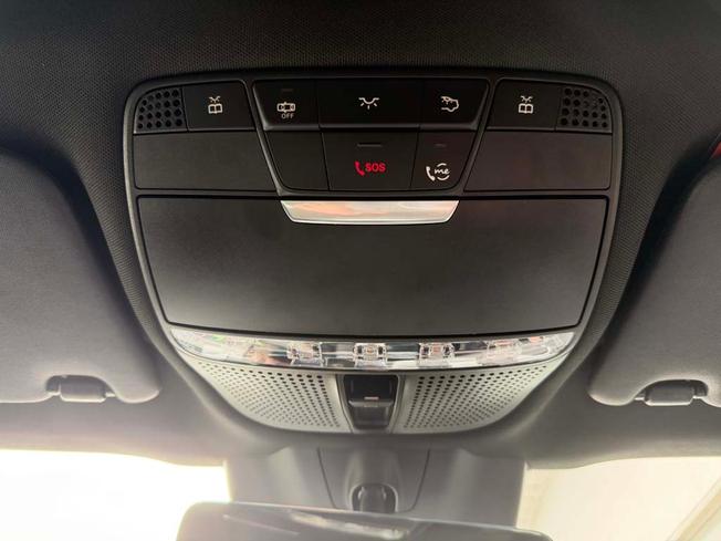 MERCEDES-BENZ EQC Photo 32