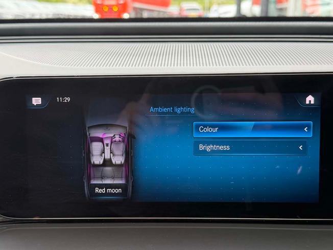 MERCEDES-BENZ EQC Photo 36