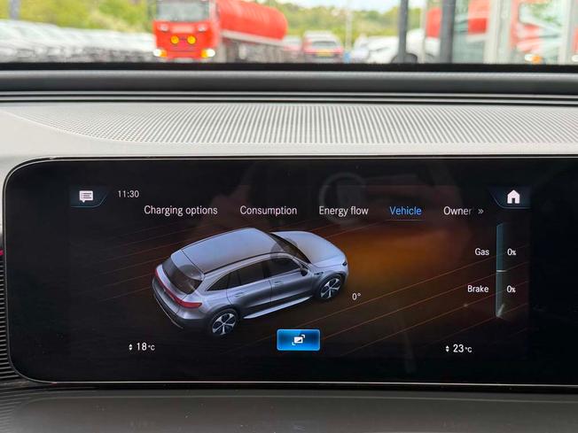 MERCEDES-BENZ EQC Photo 39