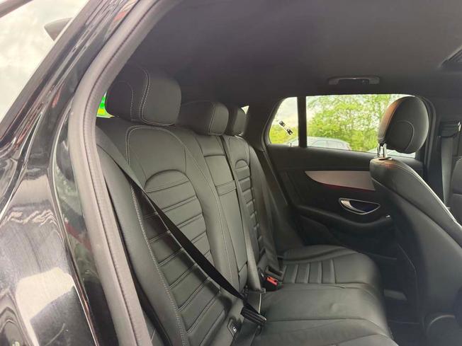 MERCEDES-BENZ EQC Photo 8