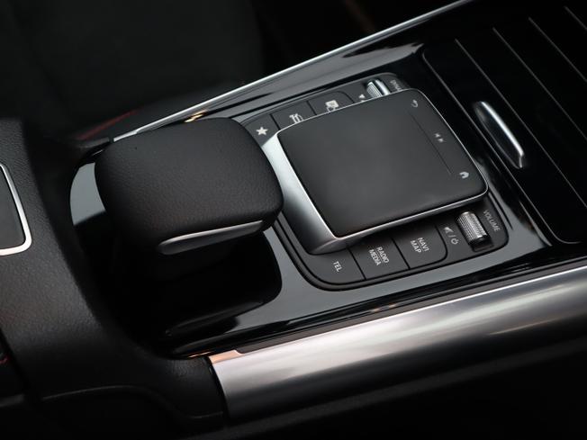 MERCEDES-BENZ Eqa Photo 15