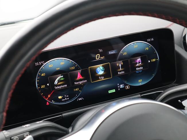 MERCEDES-BENZ Eqa Photo 4
