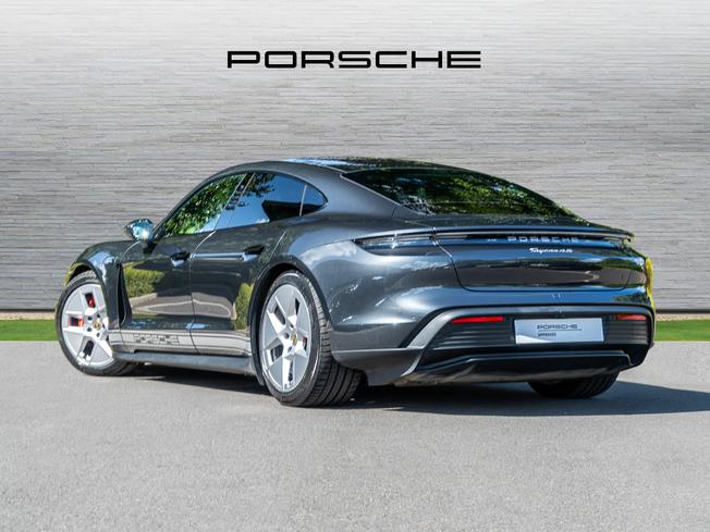 PORSCHE Taycan Photo 2