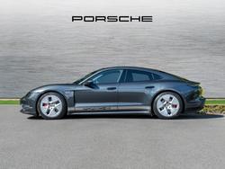 PORSCHE Taycan Photo 5