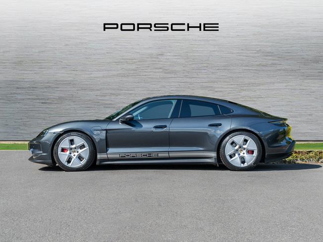 PORSCHE Taycan Photo 5