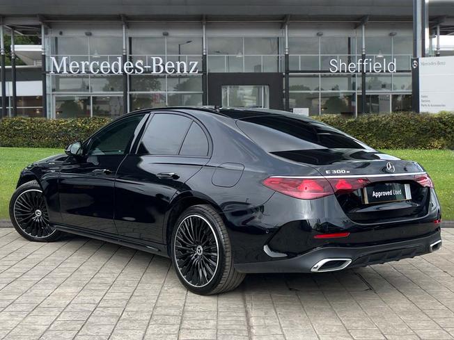 Mercedes-Benz E Class Photo 2