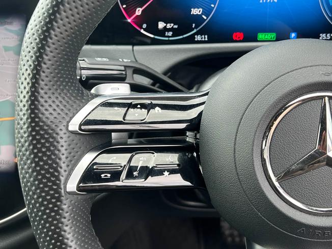 Mercedes-Benz E Class Photo 22