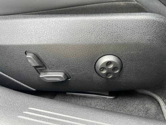 Mercedes-Benz E Class Photo 41