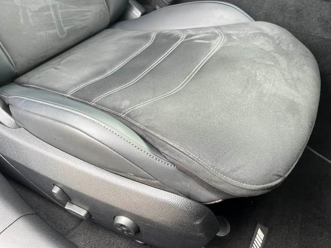 Mercedes-Benz E Class Photo 42