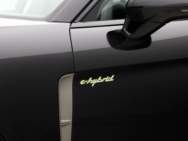 PORSCHE Panamera Photo 15