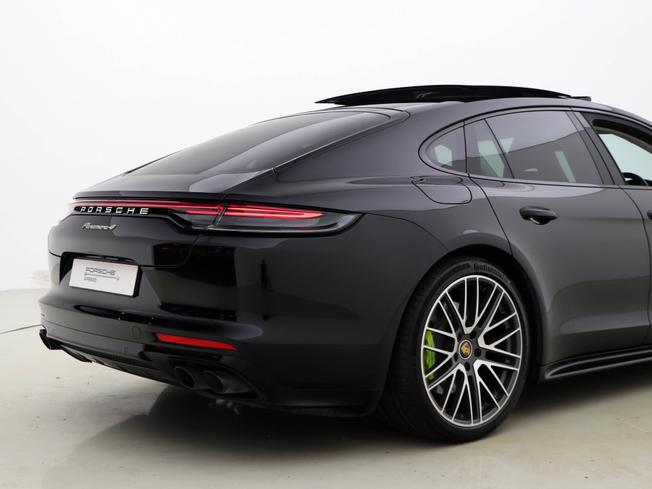 PORSCHE Panamera Photo 19