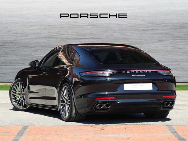 PORSCHE Panamera Photo 2