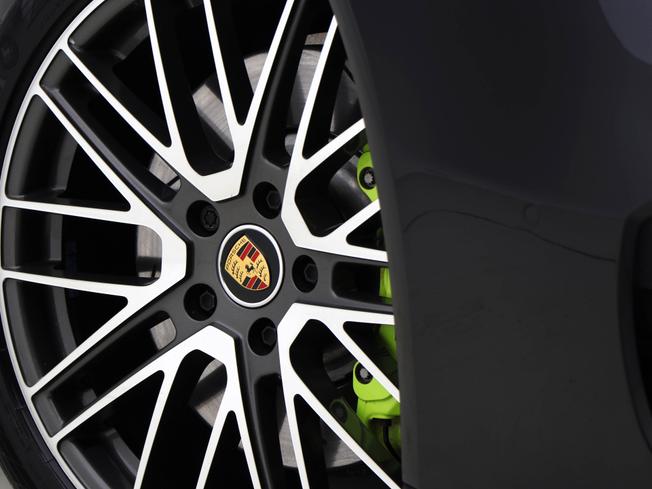 PORSCHE Panamera Photo 21