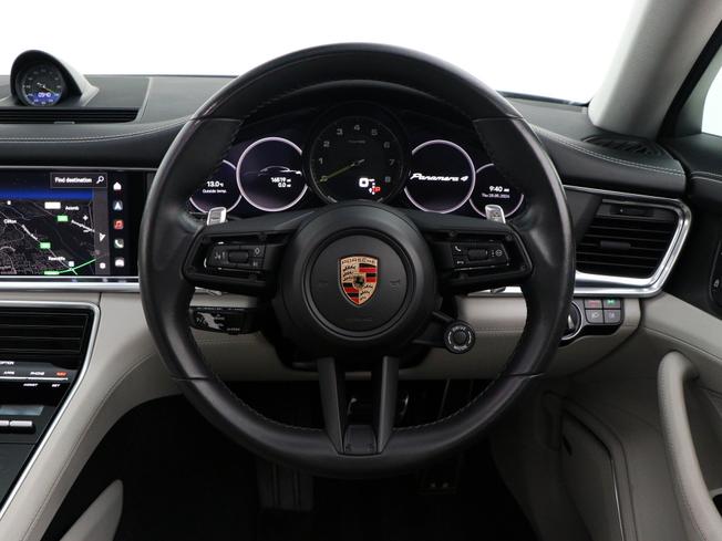 PORSCHE Panamera Photo 25