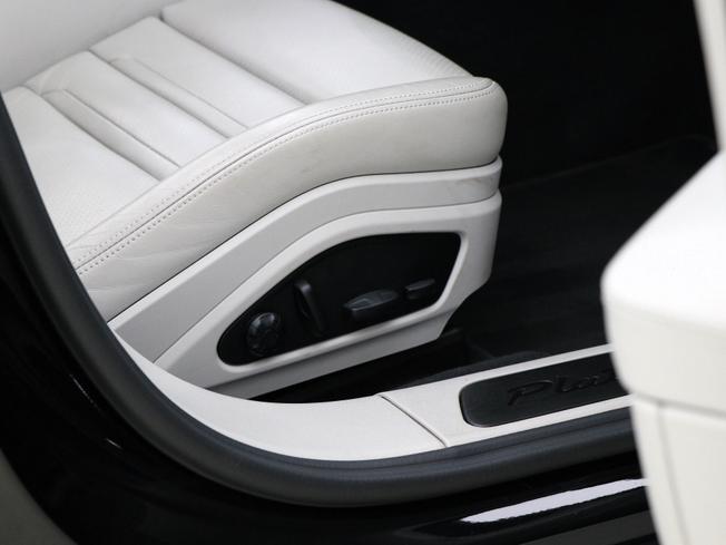PORSCHE Panamera Photo 27