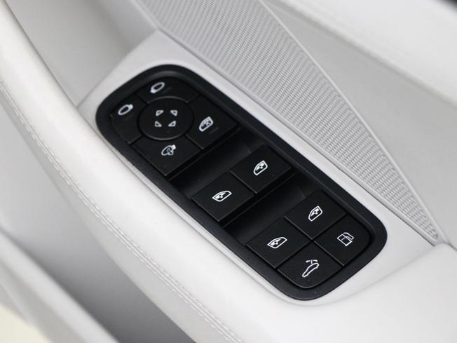 PORSCHE Panamera Photo 28