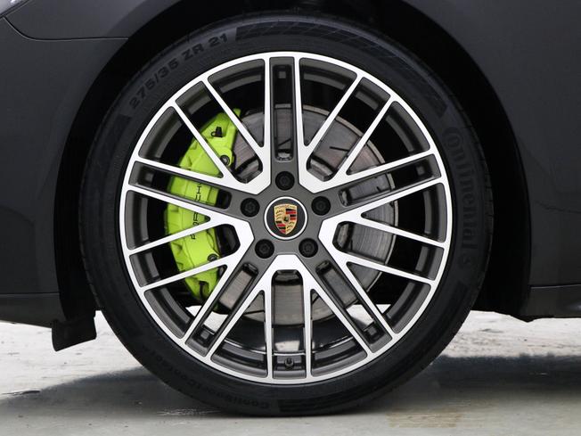 PORSCHE Panamera Photo 4