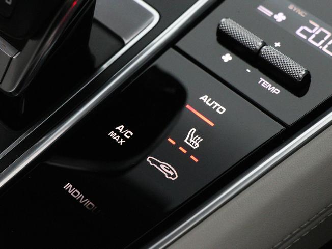 PORSCHE Panamera Photo 48