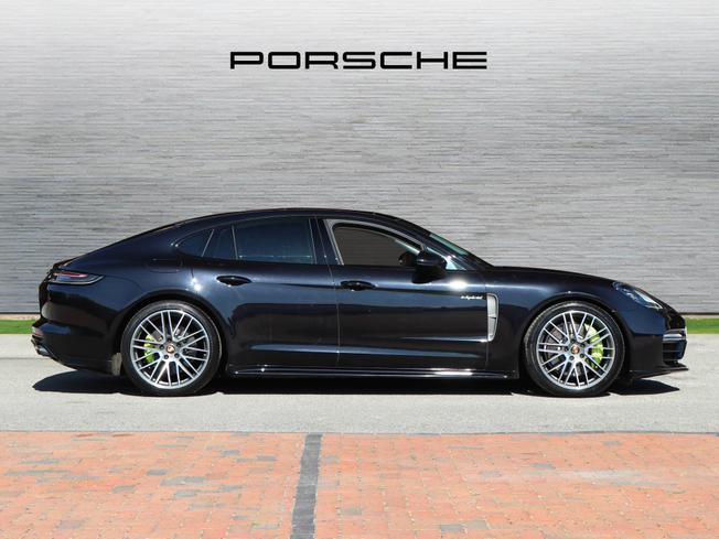 PORSCHE Panamera Photo 5