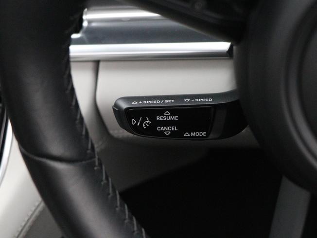 PORSCHE Panamera Photo 50