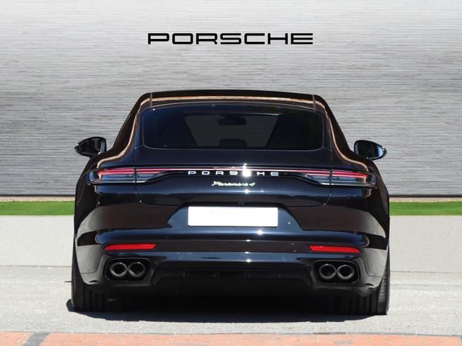 PORSCHE Panamera Photo 8
