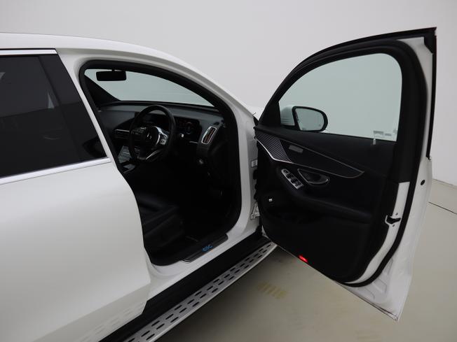 MERCEDES-BENZ EQC Photo 15