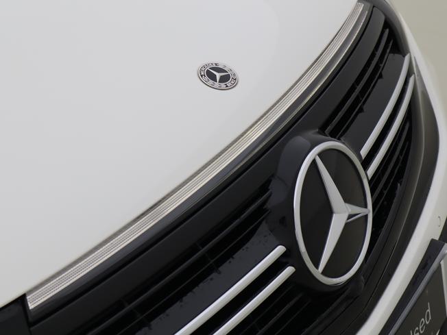 MERCEDES-BENZ EQC Photo 17