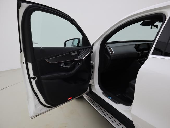 MERCEDES-BENZ EQC Photo 22