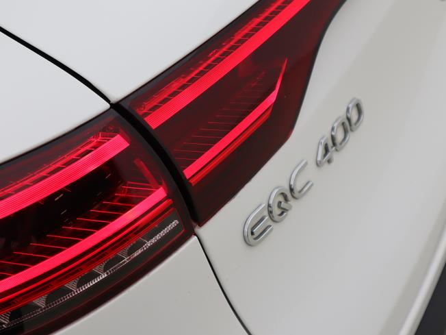 MERCEDES-BENZ EQC Photo 24