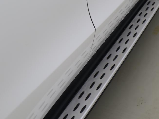 MERCEDES-BENZ EQC Photo 26