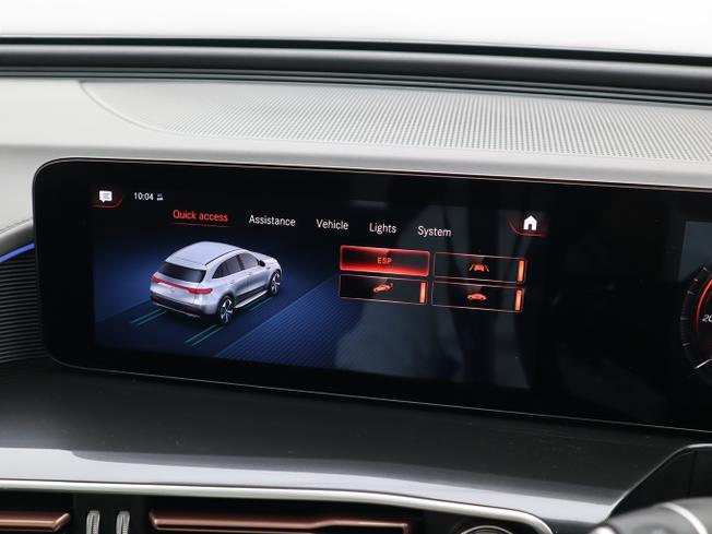 MERCEDES-BENZ EQC Photo 32