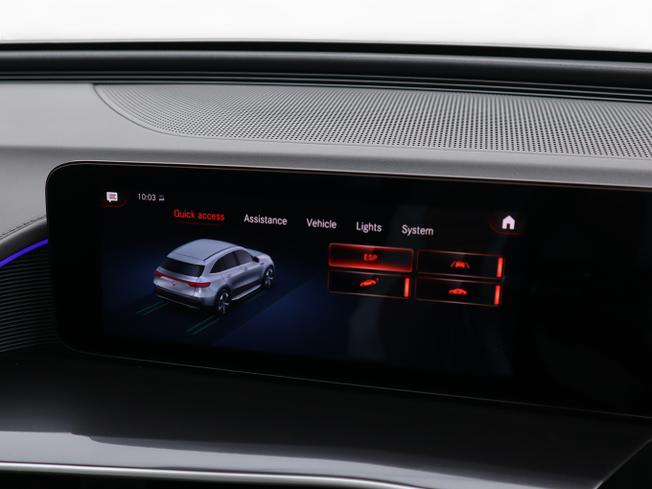 MERCEDES-BENZ EQC Photo 4