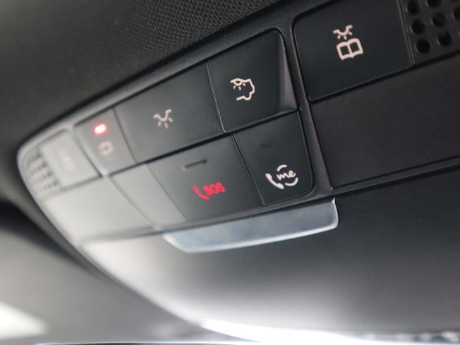 MERCEDES-BENZ EQC Photo 41