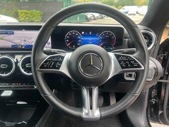 MERCEDES-BENZ CLA Class Photo 20