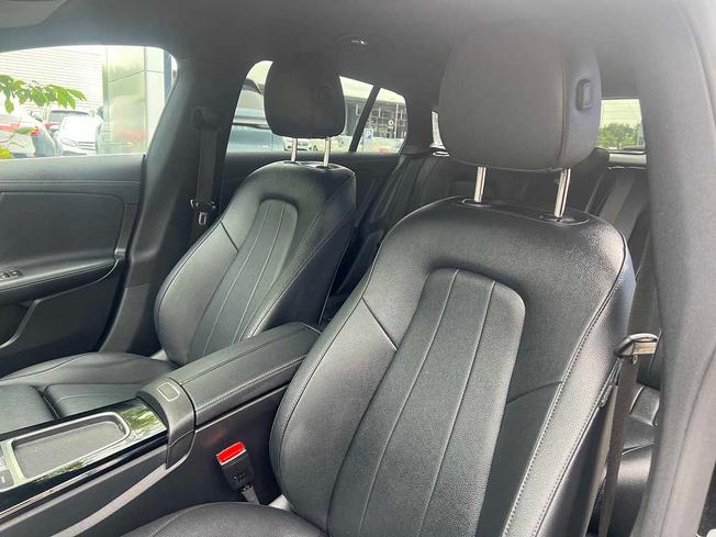 MERCEDES-BENZ CLA Class Photo 39