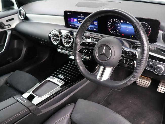 MERCEDES-BENZ A Class Photo 15
