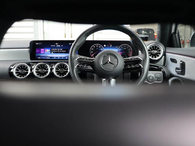MERCEDES-BENZ A Class Photo 16