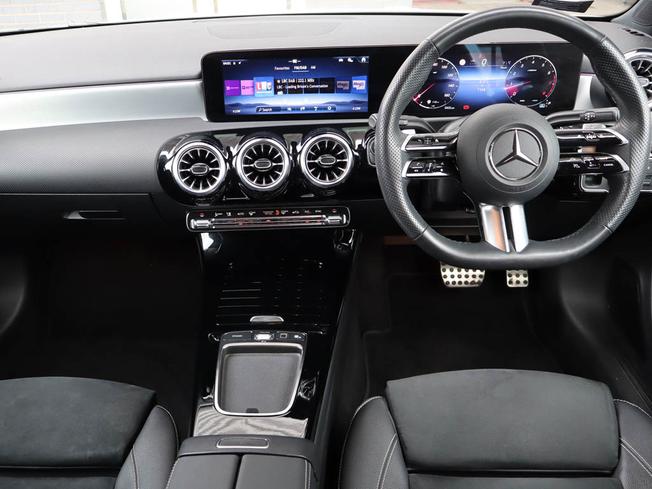 MERCEDES-BENZ A Class Photo 5
