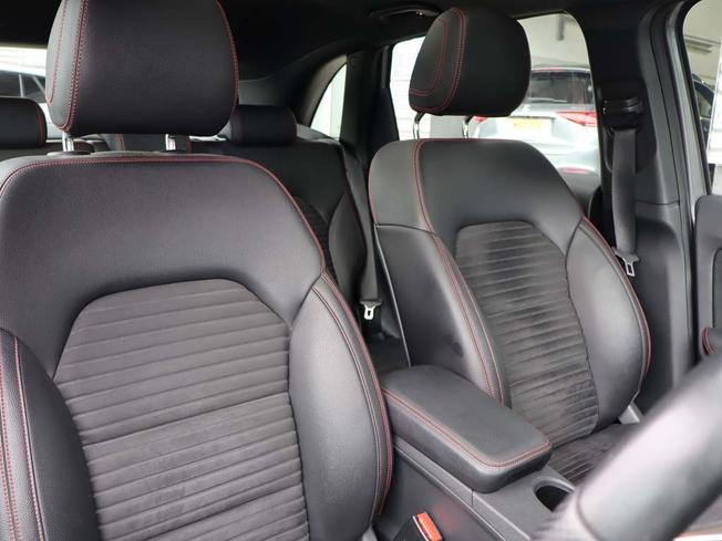 MERCEDES-BENZ B Class Photo 14