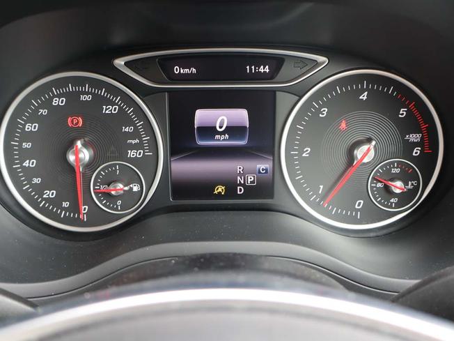 MERCEDES-BENZ B Class Photo 28