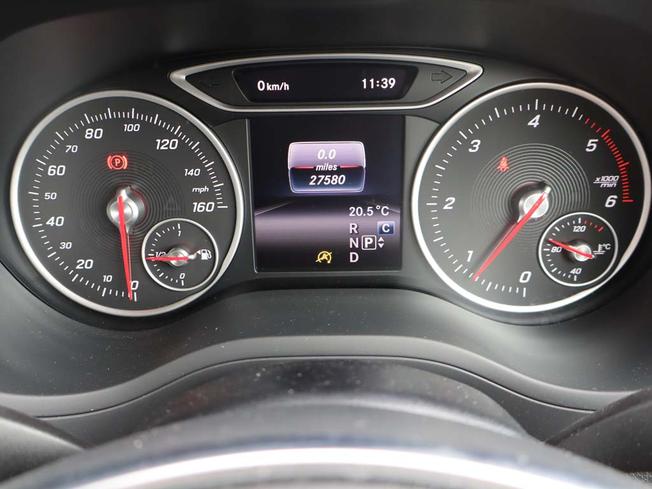 MERCEDES-BENZ B Class Photo 4