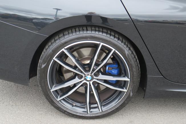 BMW 3 Series Photo 11