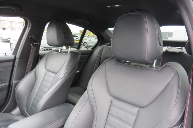 BMW 3 Series Photo 14