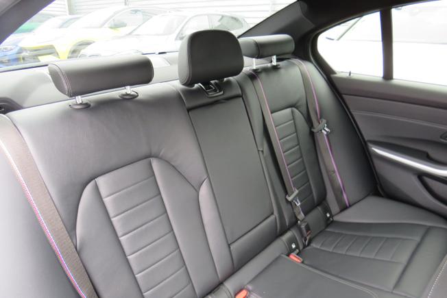 BMW 3 Series Photo 19