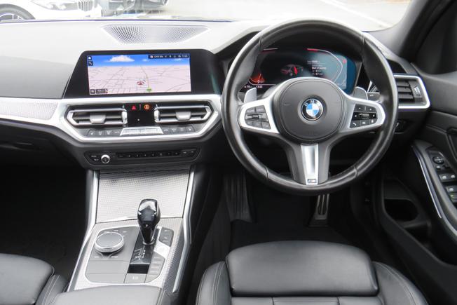 BMW 3 Series Photo 21