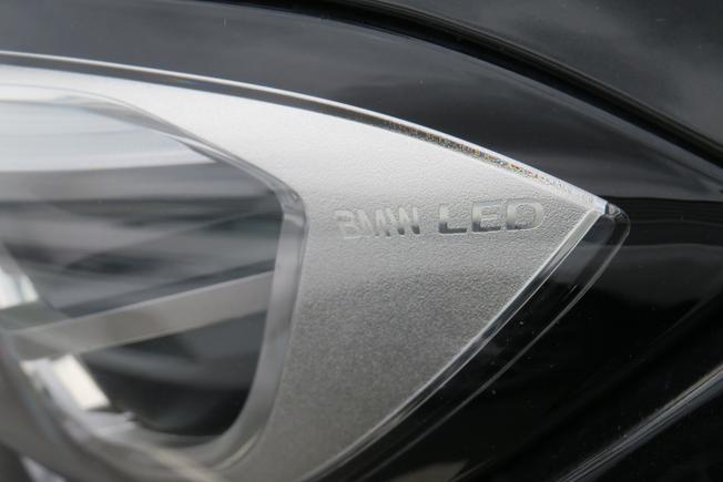 BMW 3 Series Photo 9