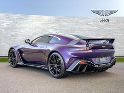 ASTON MARTIN Vantage Photo 2