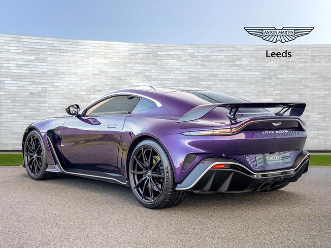 ASTON MARTIN Vantage Photo 2